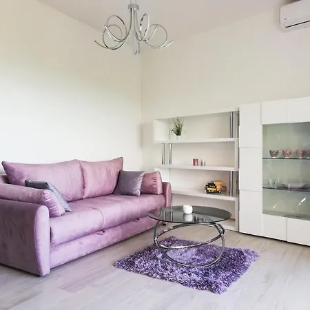 Garden Apartment *