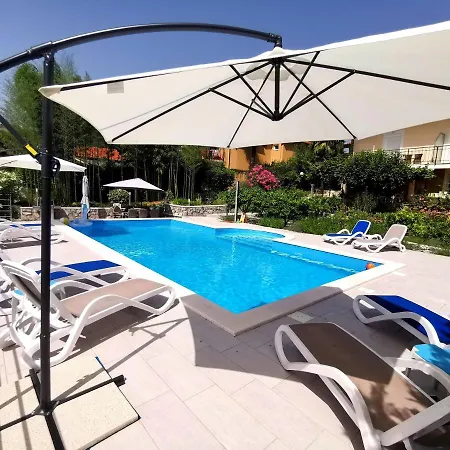 Garden Apartment *